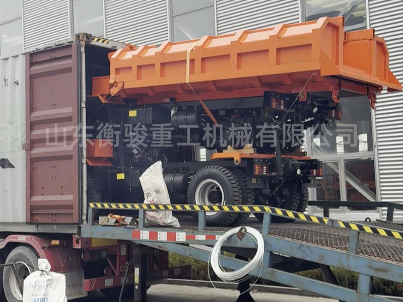  8噸電動四輪自卸車裝柜出口